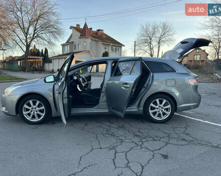 Сірий Тойота Авенсіс, об'ємом двигуна 2.2 л та пробігом 232 тис. км за 7999 $, фото 49 на Automoto.ua