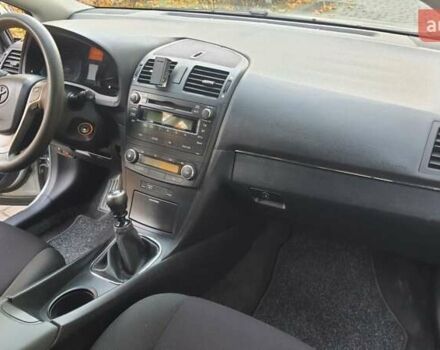 Серый Тойота Авенсис, объемом двигателя 1.6 л и пробегом 178 тыс. км за 8000 $, фото 11 на Automoto.ua