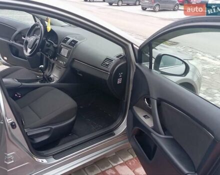 Серый Тойота Авенсис, объемом двигателя 2.2 л и пробегом 230 тыс. км за 7700 $, фото 6 на Automoto.ua