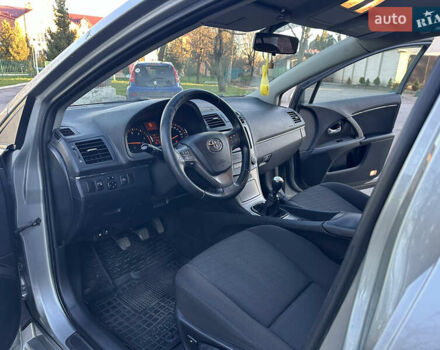 Сірий Тойота Авенсіс, об'ємом двигуна 2.2 л та пробігом 232 тис. км за 7999 $, фото 31 на Automoto.ua