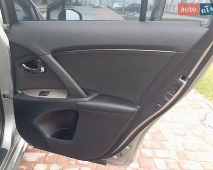 Серый Тойота Авенсис, объемом двигателя 2.2 л и пробегом 230 тыс. км за 7700 $, фото 5 на Automoto.ua