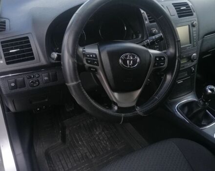 Серый Тойота Авенсис, объемом двигателя 2.2 л и пробегом 249 тыс. км за 8200 $, фото 2 на Automoto.ua