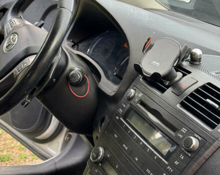 Серый Тойота Авенсис, объемом двигателя 2.23 л и пробегом 245 тыс. км за 8800 $, фото 7 на Automoto.ua