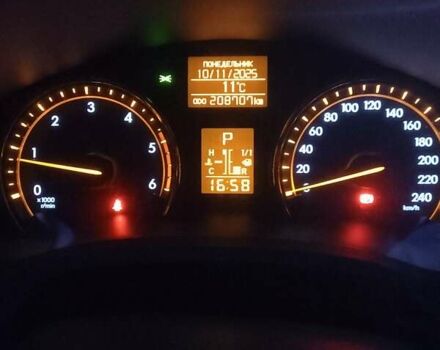 Серый Тойота Авенсис, объемом двигателя 2.23 л и пробегом 208 тыс. км за 9500 $, фото 16 на Automoto.ua