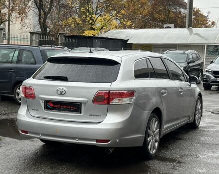 Серый Тойота Авенсис, объемом двигателя 2.2 л и пробегом 210 тыс. км за 9400 $, фото 4 на Automoto.ua