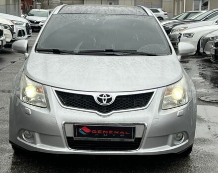 Серый Тойота Авенсис, объемом двигателя 2.2 л и пробегом 210 тыс. км за 9400 $, фото 1 на Automoto.ua