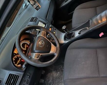 Серый Тойота Авенсис, объемом двигателя 2 л и пробегом 277 тыс. км за 8500 $, фото 2 на Automoto.ua