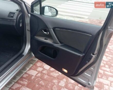 Серый Тойота Авенсис, объемом двигателя 2.2 л и пробегом 230 тыс. км за 7700 $, фото 4 на Automoto.ua
