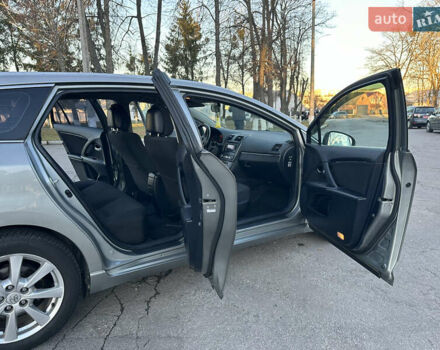 Сірий Тойота Авенсіс, об'ємом двигуна 2.2 л та пробігом 232 тис. км за 7999 $, фото 51 на Automoto.ua