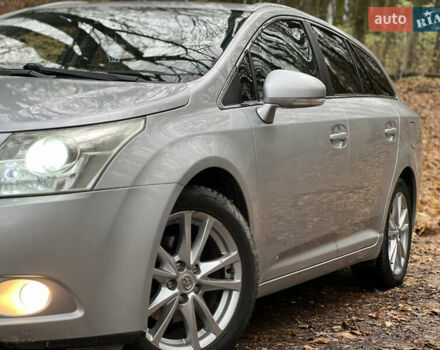 Серый Тойота Авенсис, объемом двигателя 2 л и пробегом 250 тыс. км за 6999 $, фото 9 на Automoto.ua