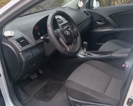 Серый Тойота Авенсис, объемом двигателя 2.23 л и пробегом 196 тыс. км за 9000 $, фото 2 на Automoto.ua