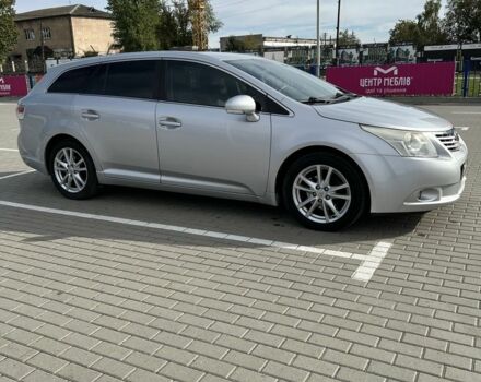 Серый Тойота Авенсис, объемом двигателя 2 л и пробегом 250 тыс. км за 7800 $, фото 2 на Automoto.ua