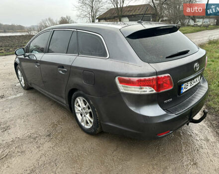 Серый Тойота Авенсис, объемом двигателя 2 л и пробегом 275 тыс. км за 8700 $, фото 2 на Automoto.ua