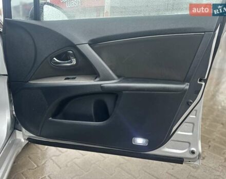 Сірий Тойота Авенсіс, об'ємом двигуна 2 л та пробігом 251 тис. км за 7999 $, фото 53 на Automoto.ua