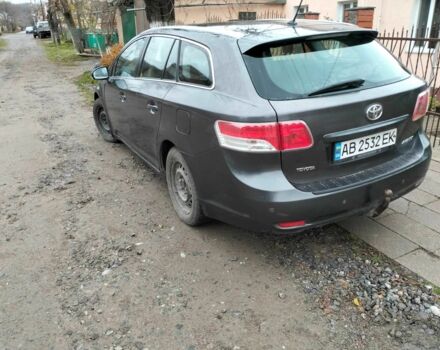 Серый Тойота Авенсис, объемом двигателя 2 л и пробегом 313 тыс. км за 8000 $, фото 4 на Automoto.ua