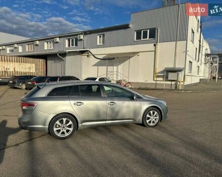 Серый Тойота Авенсис, объемом двигателя 2.2 л и пробегом 240 тыс. км за 6950 $, фото 5 на Automoto.ua