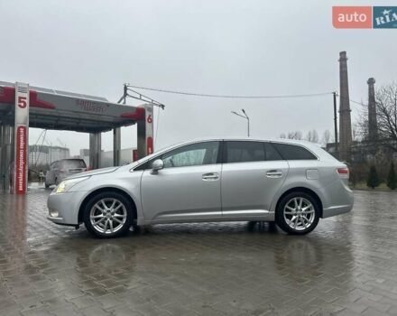 Сірий Тойота Авенсіс, об'ємом двигуна 2 л та пробігом 251 тис. км за 7999 $, фото 4 на Automoto.ua