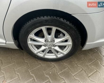 Сірий Тойота Авенсіс, об'ємом двигуна 2 л та пробігом 251 тис. км за 7999 $, фото 29 на Automoto.ua