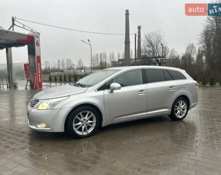 Сірий Тойота Авенсіс, об'ємом двигуна 2 л та пробігом 251 тис. км за 7999 $, фото 2 на Automoto.ua