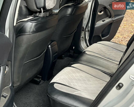 Серый Тойота Авенсис, объемом двигателя 2 л и пробегом 250 тыс. км за 6999 $, фото 52 на Automoto.ua