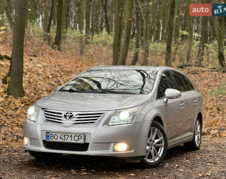 Серый Тойота Авенсис, объемом двигателя 2 л и пробегом 250 тыс. км за 6999 $, фото 5 на Automoto.ua