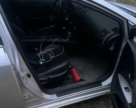 Сірий Тойота Авенсіс, об'ємом двигуна 2 л та пробігом 357 тис. км за 6000 $, фото 5 на Automoto.ua