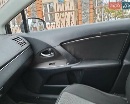 Серый Тойота Авенсис, объемом двигателя 2 л и пробегом 313 тыс. км за 8000 $, фото 10 на Automoto.ua