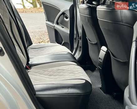 Серый Тойота Авенсис, объемом двигателя 2 л и пробегом 250 тыс. км за 6999 $, фото 47 на Automoto.ua