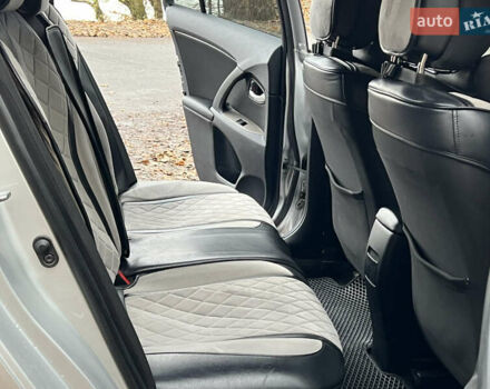 Серый Тойота Авенсис, объемом двигателя 2 л и пробегом 250 тыс. км за 6999 $, фото 48 на Automoto.ua