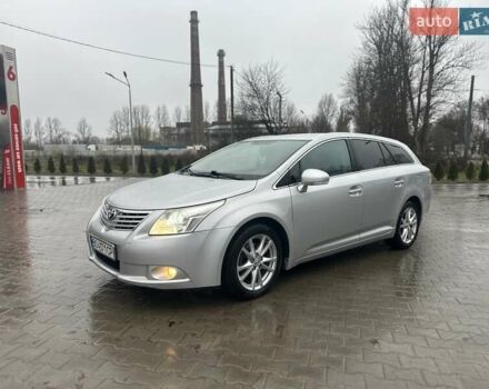 Сірий Тойота Авенсіс, об'ємом двигуна 2 л та пробігом 251 тис. км за 7999 $, фото 1 на Automoto.ua