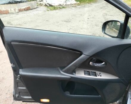 Серый Тойота Авенсис, объемом двигателя 2 л и пробегом 313 тыс. км за 8000 $, фото 12 на Automoto.ua