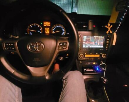Серый Тойота Авенсис, объемом двигателя 2.23 л и пробегом 240 тыс. км за 8000 $, фото 3 на Automoto.ua