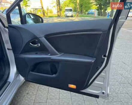 Серый Тойота Авенсис, объемом двигателя 2.23 л и пробегом 293 тыс. км за 9511 $, фото 14 на Automoto.ua
