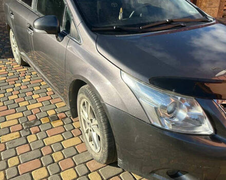 Сірий Тойота Авенсіс, об'ємом двигуна 2 л та пробігом 208 тис. км за 8000 $, фото 3 на Automoto.ua
