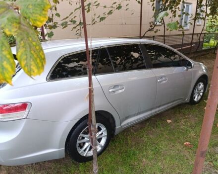 Сірий Тойота Авенсіс, об'ємом двигуна 2 л та пробігом 275 тис. км за 7800 $, фото 1 на Automoto.ua