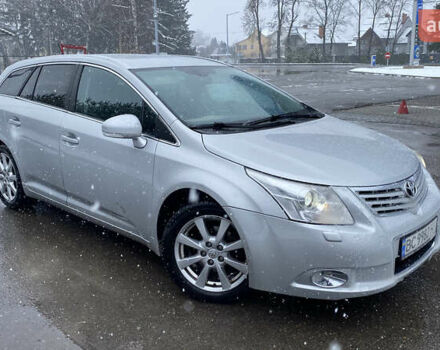Серый Тойота Авенсис, объемом двигателя 2 л и пробегом 325 тыс. км за 9000 $, фото 2 на Automoto.ua