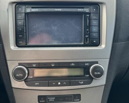 Серый Тойота Авенсис, объемом двигателя 2 л и пробегом 250 тыс. км за 7800 $, фото 12 на Automoto.ua