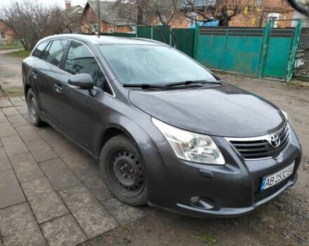 Серый Тойота Авенсис, объемом двигателя 2 л и пробегом 313 тыс. км за 8000 $, фото 2 на Automoto.ua