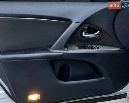 Серый Тойота Авенсис, объемом двигателя 1.99 л и пробегом 200 тыс. км за 9490 $, фото 21 на Automoto.ua