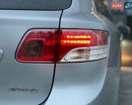 Серый Тойота Авенсис, объемом двигателя 1.99 л и пробегом 200 тыс. км за 9490 $, фото 13 на Automoto.ua