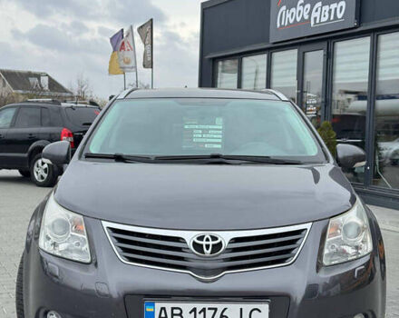 Серый Тойота Авенсис, объемом двигателя 2 л и пробегом 240 тыс. км за 9650 $, фото 3 на Automoto.ua