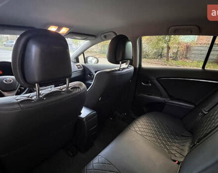 Сірий Тойота Авенсіс, об'ємом двигуна 2 л та пробігом 315 тис. км за 10500 $, фото 10 на Automoto.ua