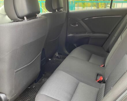 Серый Тойота Авенсис, объемом двигателя 2.2 л и пробегом 335 тыс. км за 9500 $, фото 12 на Automoto.ua