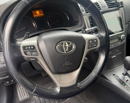 Серый Тойота Авенсис, объемом двигателя 2.2 л и пробегом 243 тыс. км за 9400 $, фото 12 на Automoto.ua