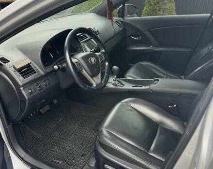 Серый Тойота Авенсис, объемом двигателя 2.2 л и пробегом 243 тыс. км за 9400 $, фото 7 на Automoto.ua