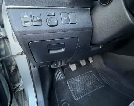 Серый Тойота Авенсис, объемом двигателя 2 л и пробегом 247 тыс. км за 9700 $, фото 13 на Automoto.ua