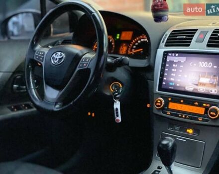 Серый Тойота Авенсис, объемом двигателя 1.99 л и пробегом 200 тыс. км за 9490 $, фото 46 на Automoto.ua