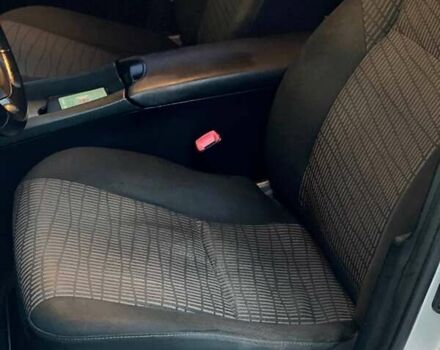 Серый Тойота Авенсис, объемом двигателя 1.99 л и пробегом 200 тыс. км за 9490 $, фото 22 на Automoto.ua