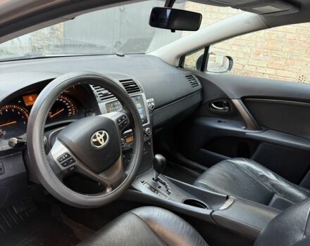 Серый Тойота Авенсис, объемом двигателя 1.8 л и пробегом 230 тыс. км за 8850 $, фото 6 на Automoto.ua