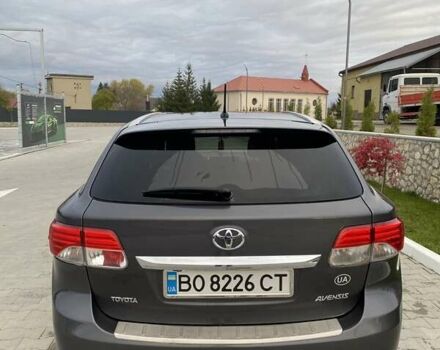 Серый Тойота Авенсис, объемом двигателя 2 л и пробегом 258 тыс. км за 9700 $, фото 3 на Automoto.ua